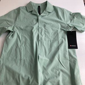 Lululemon Airing Easy Short Sleeve Button Down Shirt mspr 88 colour artic greenS